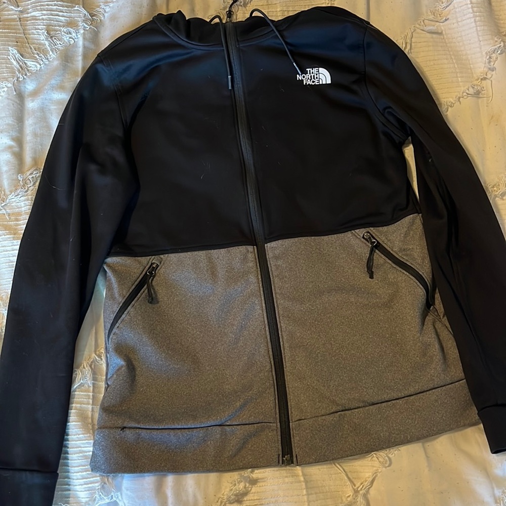 Size medium North Face zip up